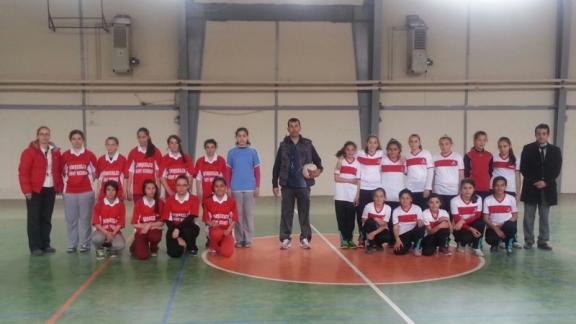 İlçemizde Kız Futsal Turnuvası Gerçekleşti