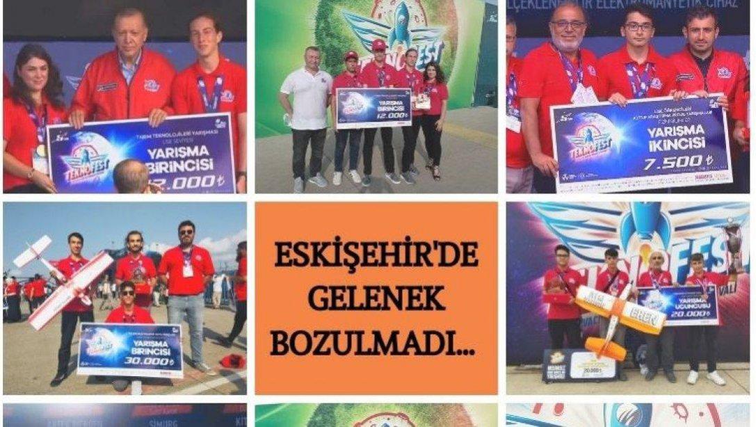 Gelenek Bozulmadı... Eskişehir Okulları TEKNOFEST Karadeniz 2022'den 5 Ödülle Döndü